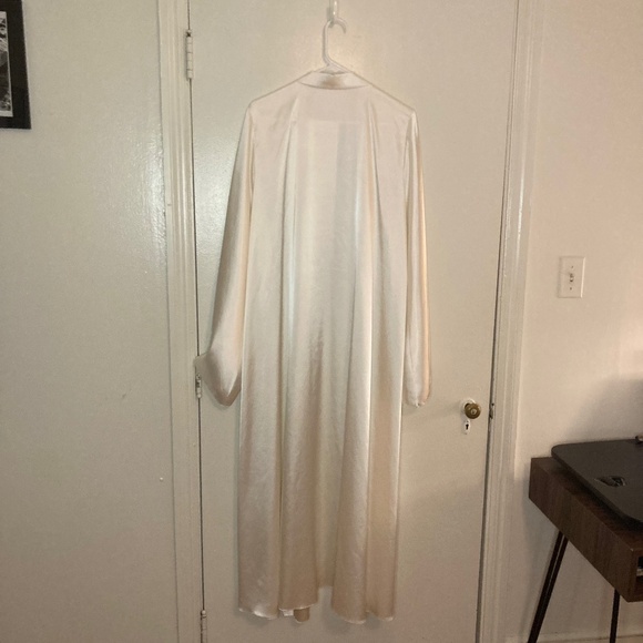 Ivory Satin Bridal Getting-Ready Robe - Picture 5 of 6